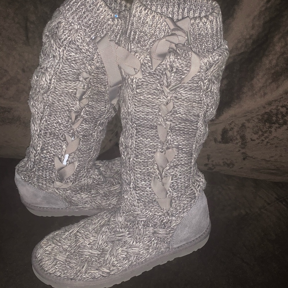 Ugg knit boots
